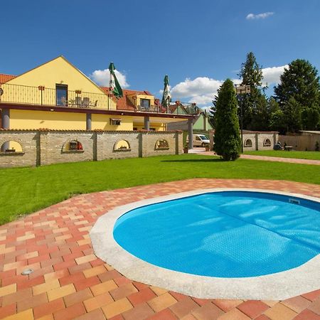 Ponty-Lak Panzió Dávod Exterior foto